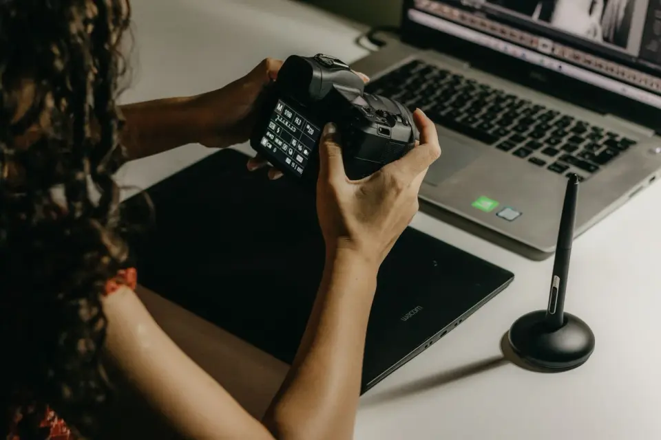 AVIF vs WebP vs JPEG: Which Image Format Should You Use?