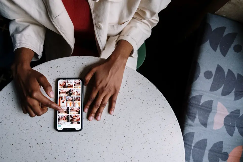 Cover image for HEIC to JPG: How to Convert iPhone Photos (Mac, Windows, Web)